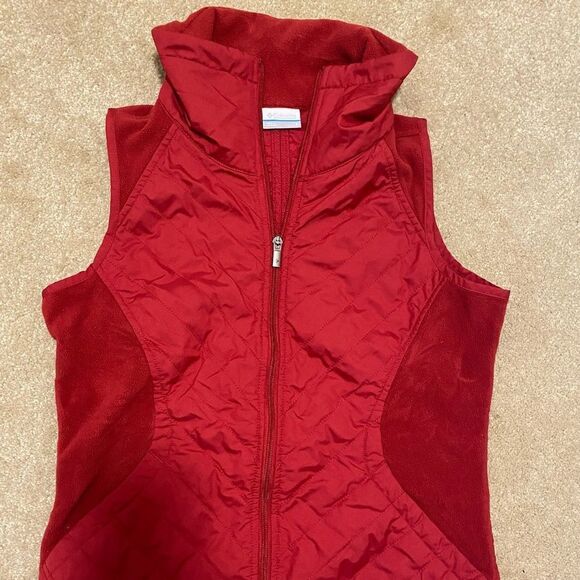 Columbia Women’s  Full Zip Quilted Red Vest with pockets .Polyester Size Small - Picture 1 of 7